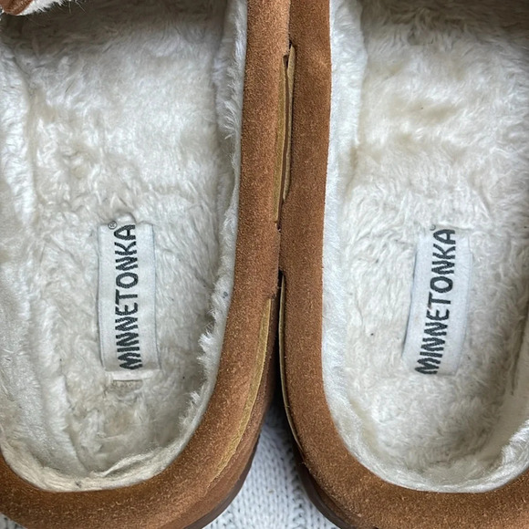 Minnetonka Men’s sz 15 slippers. Suede, rubber sole, Fur lined. good condition main image 10
